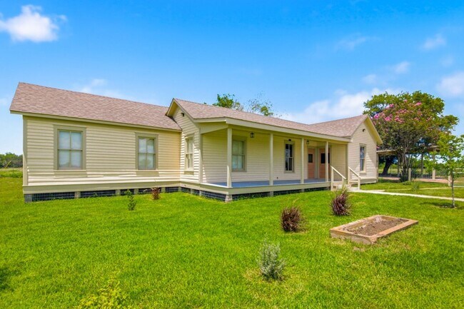 Building Photo - 14851 US Hwy 87