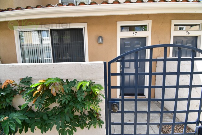Foto del edificio - Carmel Valley | Palermo–Carmel Del Mar Townhome | Minutes from Del Mar beaches