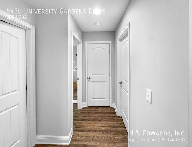 Building Photo - 5430 University Gardens Dr