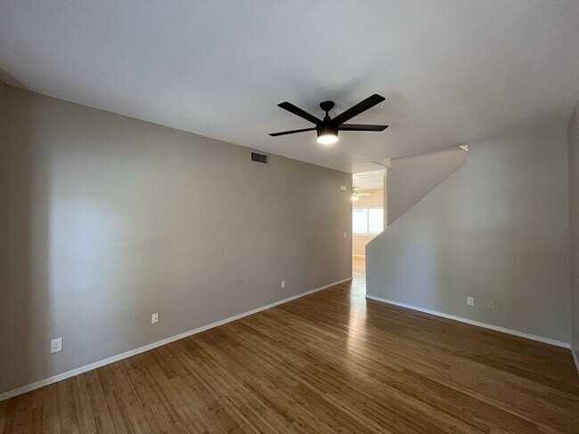 Foto del edificio - 2 Bedroom Townhome in the Stone Gate Commu...
