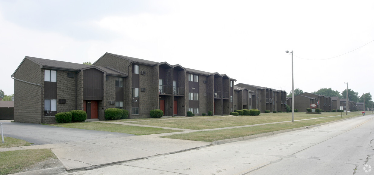 Building Photo - Washington Townhomes