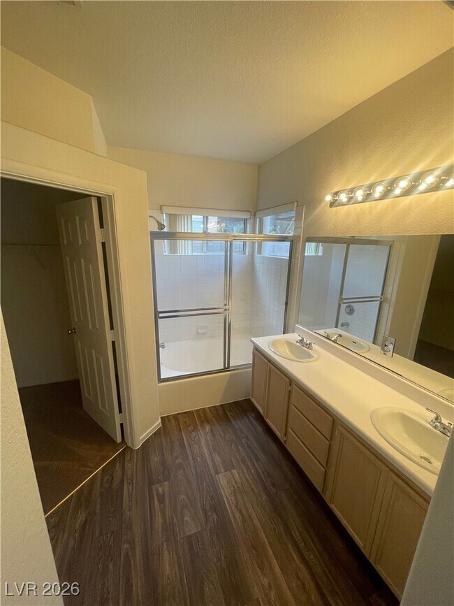 Foto del edificio - 9020 Valley of Fire Ave