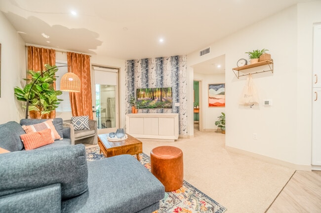 Building Photo - Bolsa Row Apartments