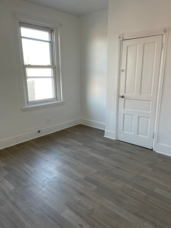 Foto del edificio - 867 N 50th St