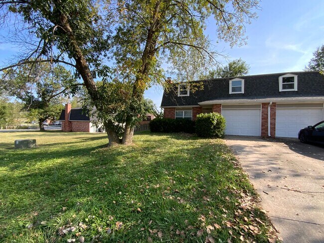 Building Photo - 4316-4318 W Ludwick Blvd