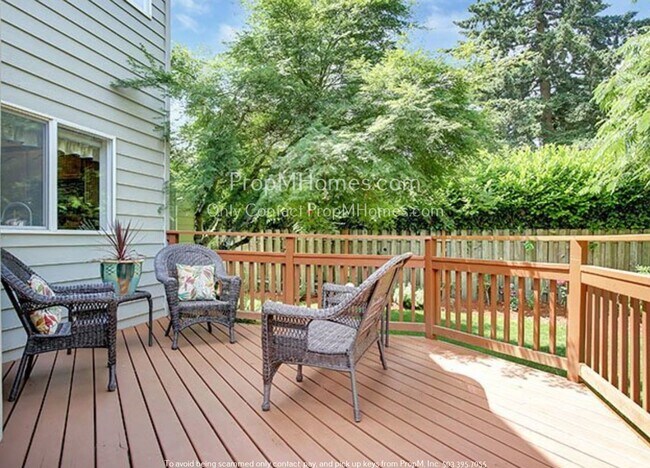 Building Photo - Three Bedroom, Two and Half Bathrooms, wit...