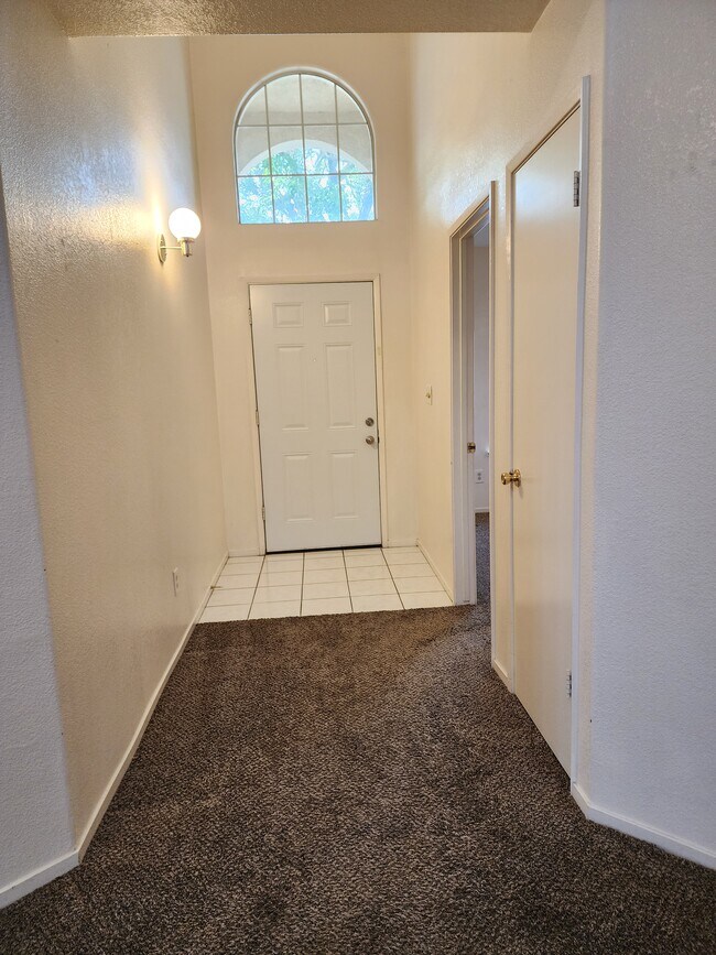 Building Photo - 3195 Whittier Ave