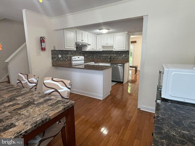 Foto del edificio - 1080 Pendleton Ct