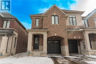 Building Photo - 1424 Almonte Dr