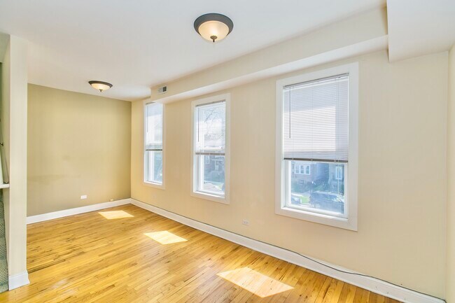 Foto del edificio - 1636 N Spaulding Ave