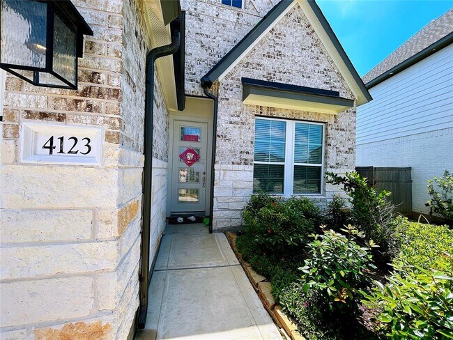 Foto del edificio - 4123 Crossfind Ct