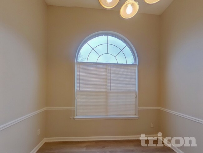 Building Photo - 5515 Sapphire Cir