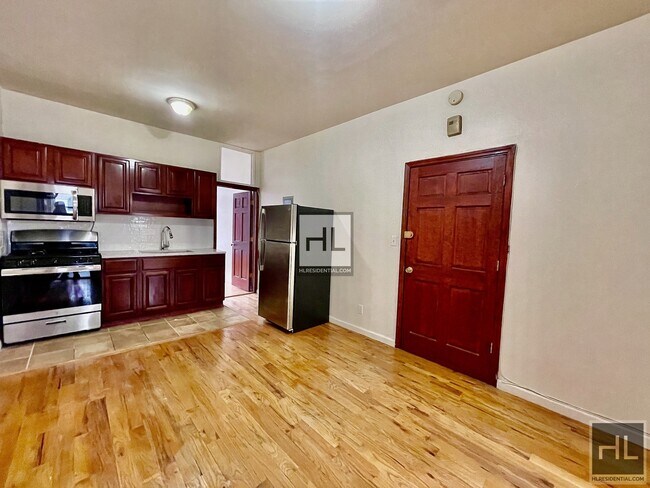 Building Photo - 477 WILLOUGHBY AVENUE 2