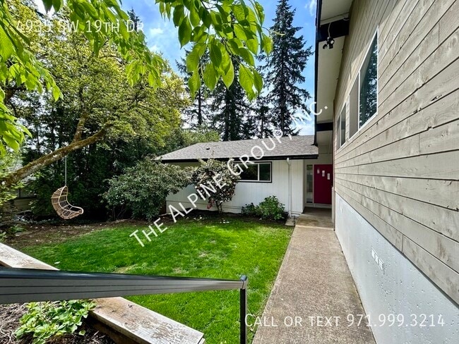 Building Photo - 4935 SW 19th Dr