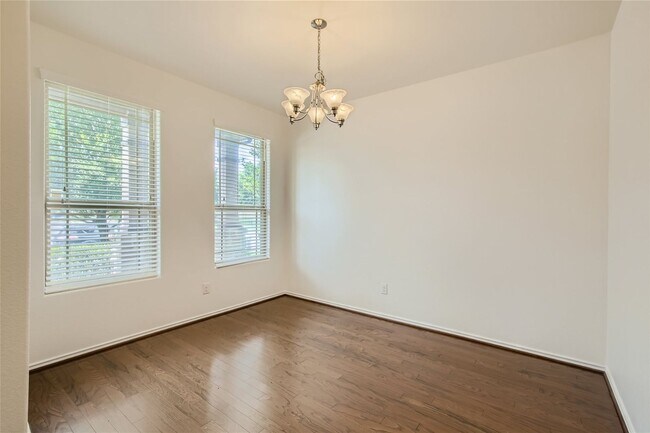 Foto del edificio - Available now! Located near Randolph AFB