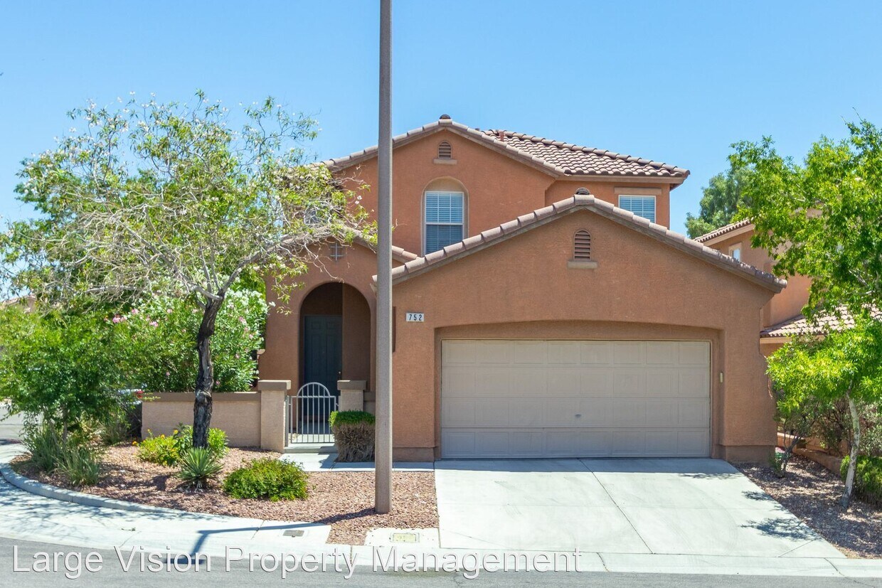 Primary Photo - 5 br, 3 bath House - 752 White Grotto Street