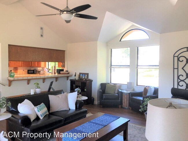 Foto del edificio - 3 br, 2.5 bath House - 121 Stanford Court