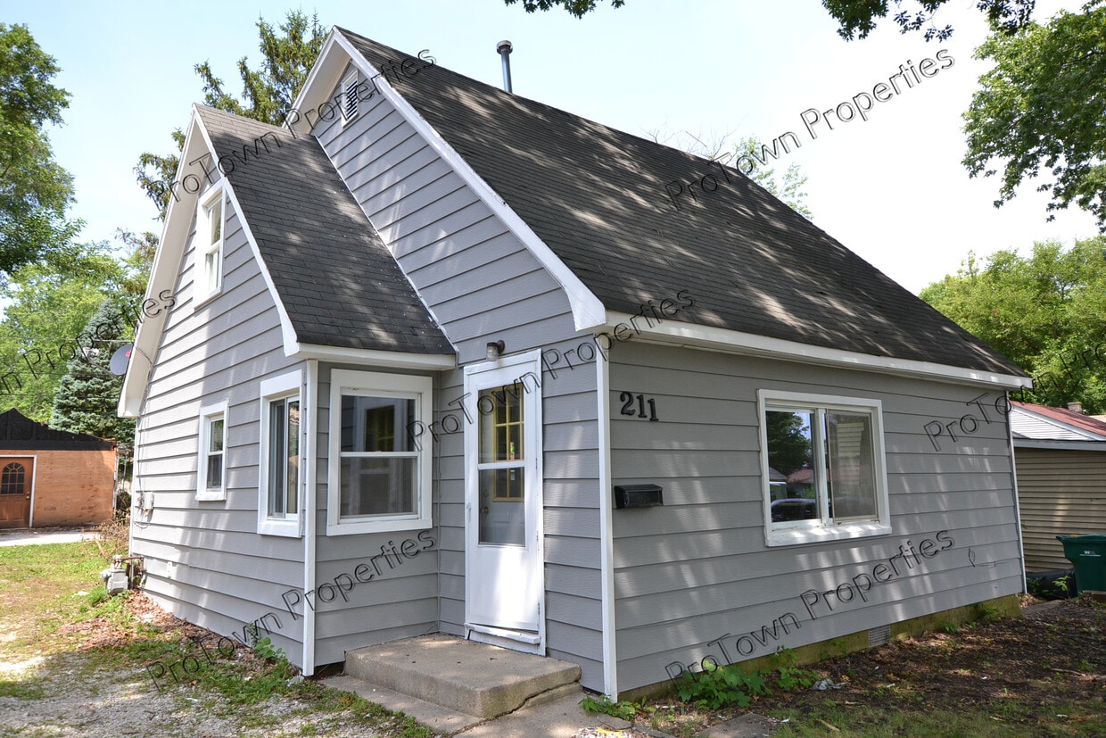 Primary Photo - 211 Anderson Ave
