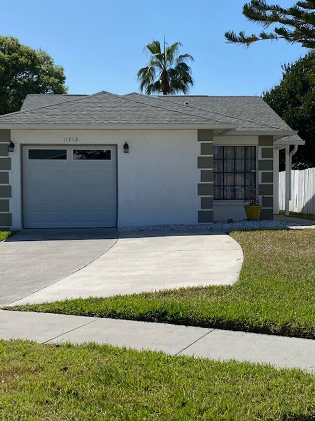 Foto del edificio - Charming Home in Whisper Lakes!! Available...
