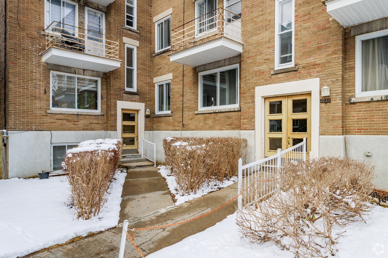 Photo du bâtiment - 4723 St Fulton