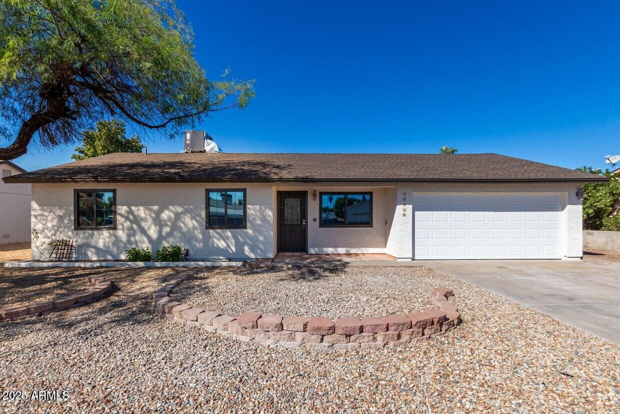 Foto principal - 15840 North 22nd St
