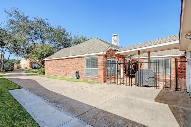 Foto del edificio - 3507 Shadow Bluff Ct