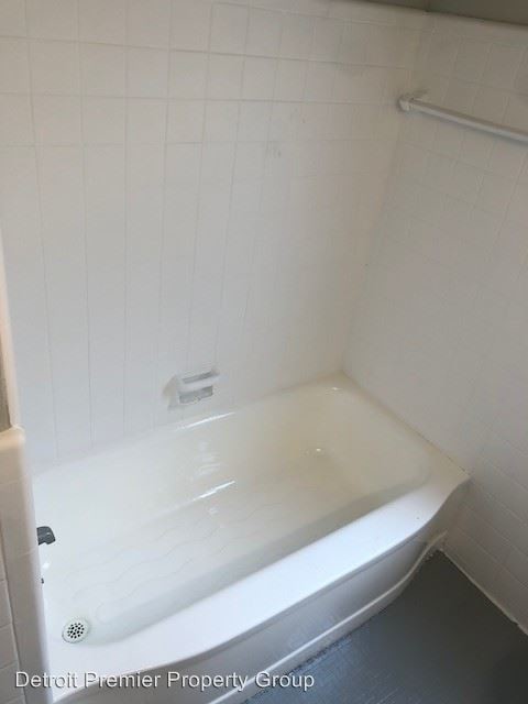 Foto del edificio - 3 br, 1 bath House - 18284 Murray Hill