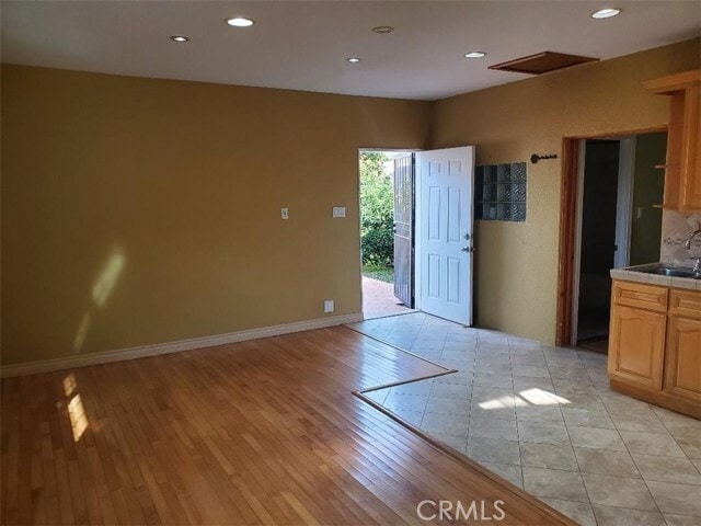 Building Photo - 14527 Berendo Ave