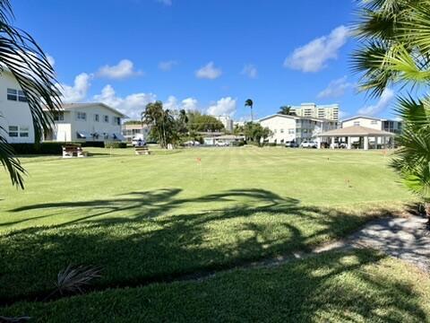 Building Photo - 240 Horizon W