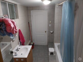 Building Photo - 5142 Av Papineau