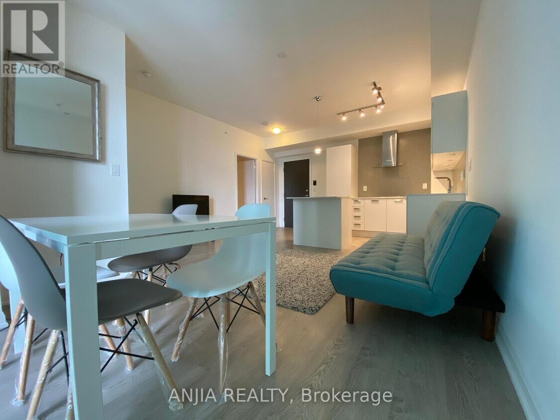Photo principale - 9-2109 Bogert Ave