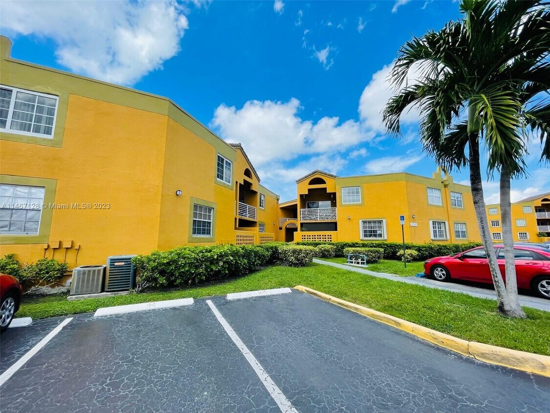 9741 Fontainebleau Blvd Unit H207, Miami, FL 33172 Condo for Rent in Miami, FL