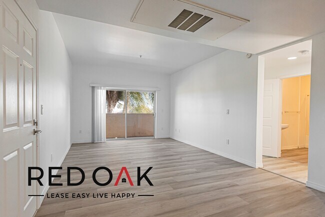 Foto del edificio - ~1 Month FREE~ Spacious, Cozy Two Bedroom ...