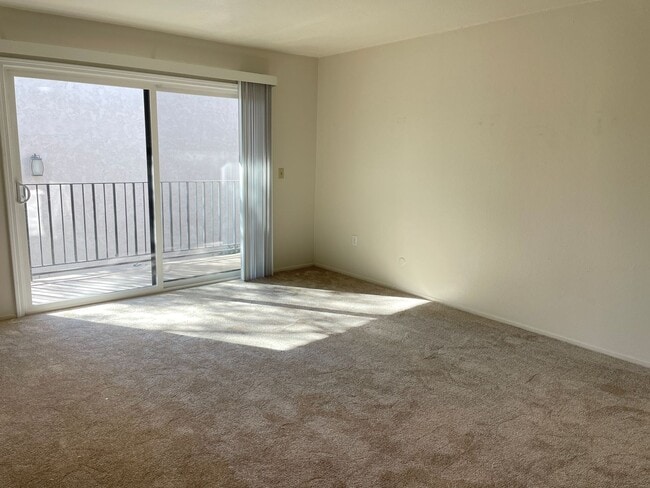 Building Photo - 6780 Friars Rd
