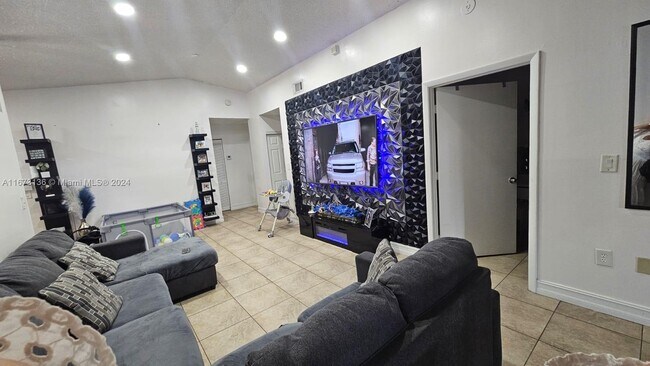 Foto del edificio - 11878 SW 208th Terrace