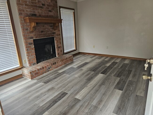 Building Photo - 218 Brandi Ln