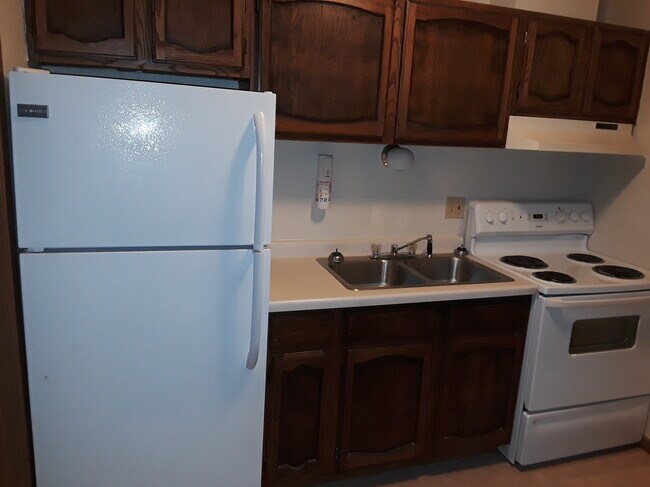 Kitchen - 2008 8th Ave NW