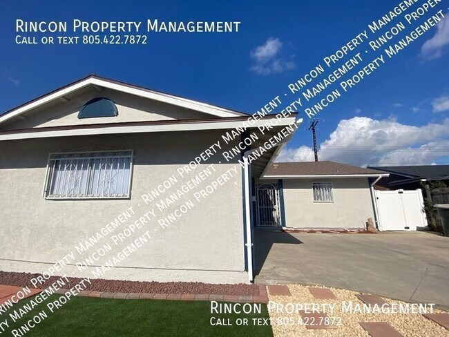 Building Photo - Updated 4 Bedroom 2 Bathroom Home in Oxnar...