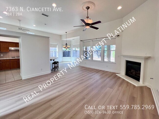 Foto del edificio - 7363 N Ciancetti Ave