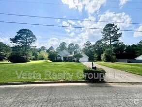 Building Photo - 109 Floresta Dr