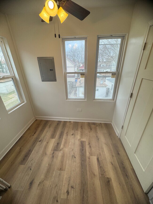 Building Photo - 8144 S Brandon Ave