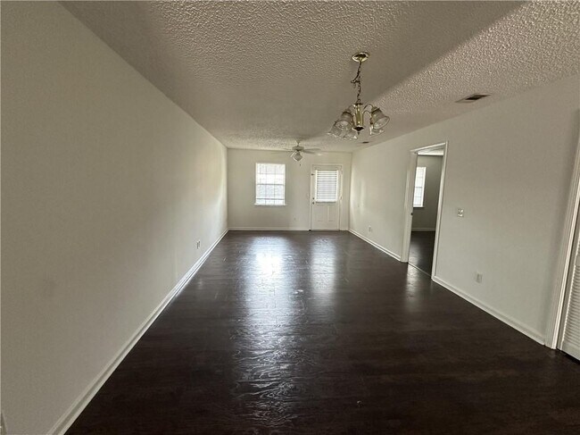 Foto del edificio - 115 Winter Chase Ln