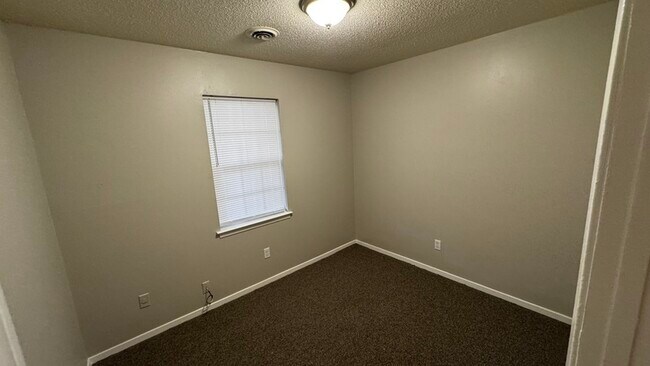 Foto del edificio - 4264 Double Tree St