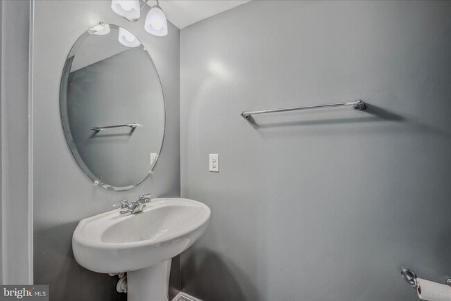 Building Photo - 243 Drexel Ct