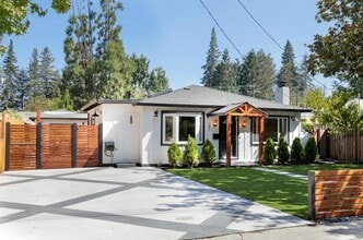 Building Photo - 381 McKendry Dr