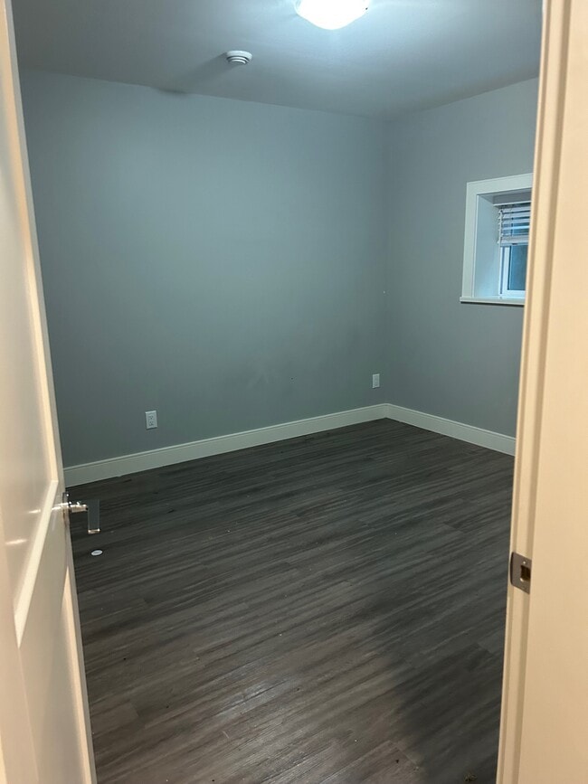 Photo du bâtiment - 1364 23rd St W