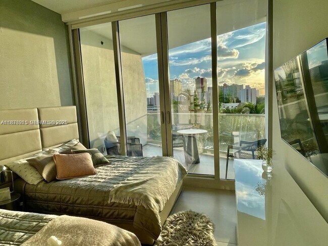 Foto del edificio - 16901 Collins Ave