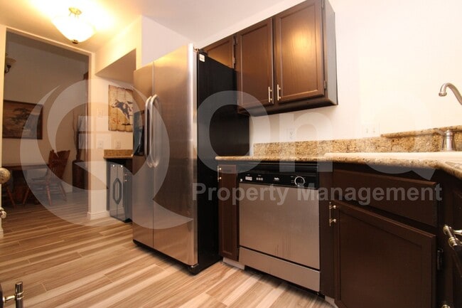 Building Photo - 3210 E Calle De La Punta