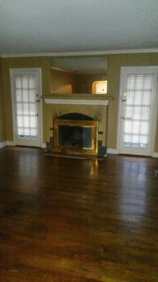 Building Photo - 7400 Forest Ave