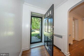 Building Photo - 714 Greythorne Rd